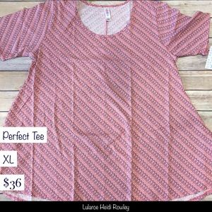 BNWT Lularoe size XLg Perfect Tee